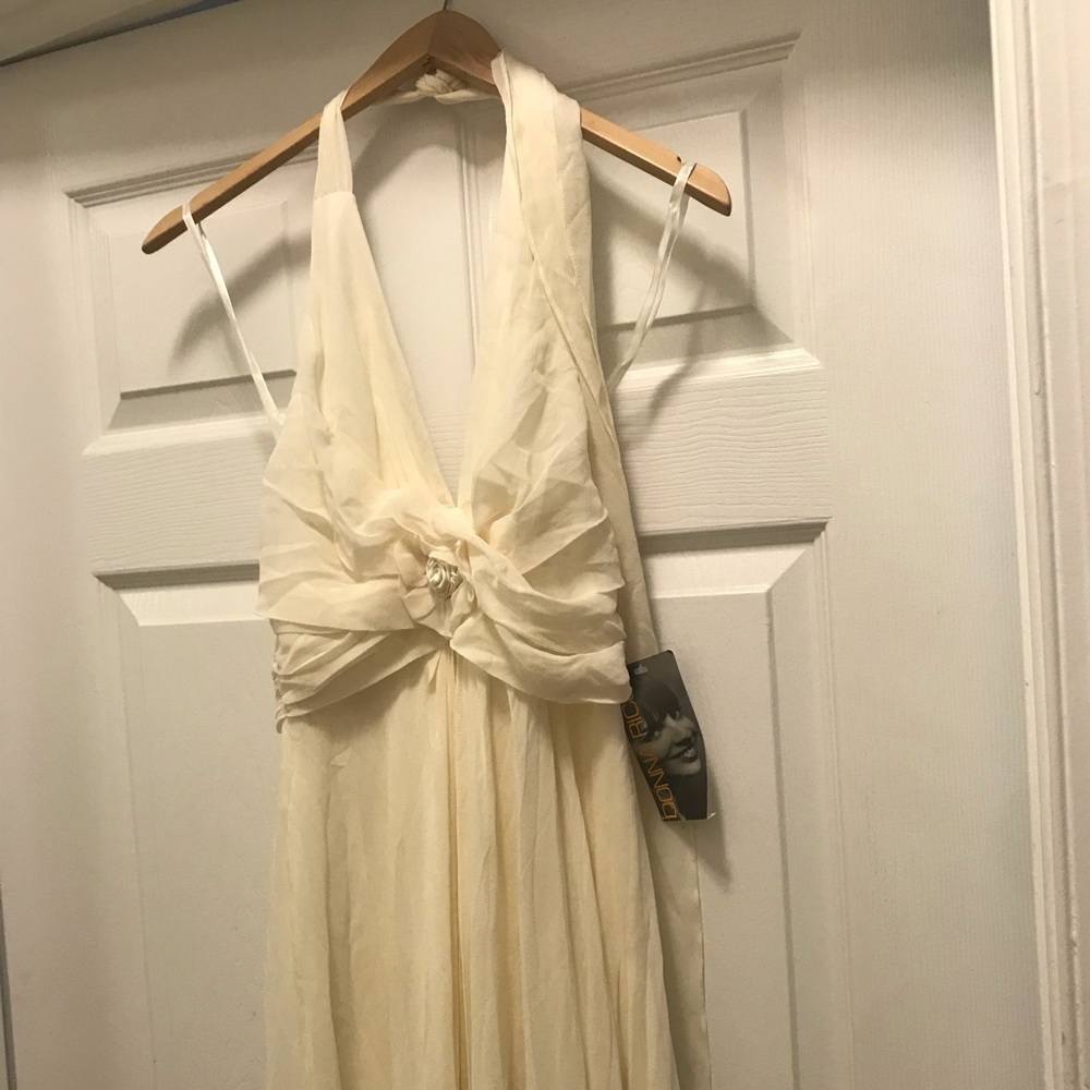 Donna Ricco Halterneck Wedding Dress